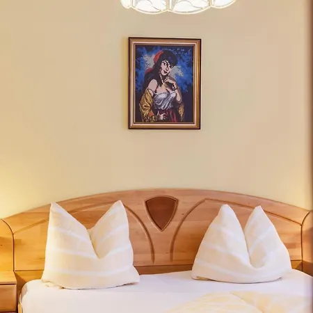 Gaestehaus Gisela 2 * Bruck am Ziller