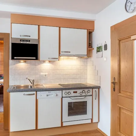 Apartment Gaestehaus Gisela 2 *