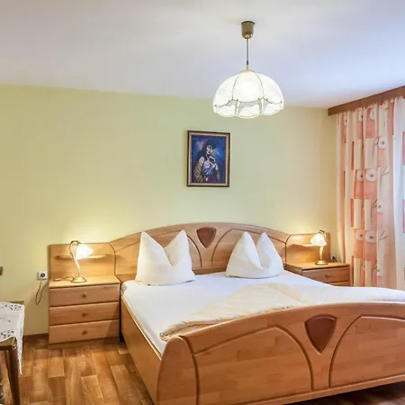 Gaestehaus Gisela 2 * Bruck am Ziller